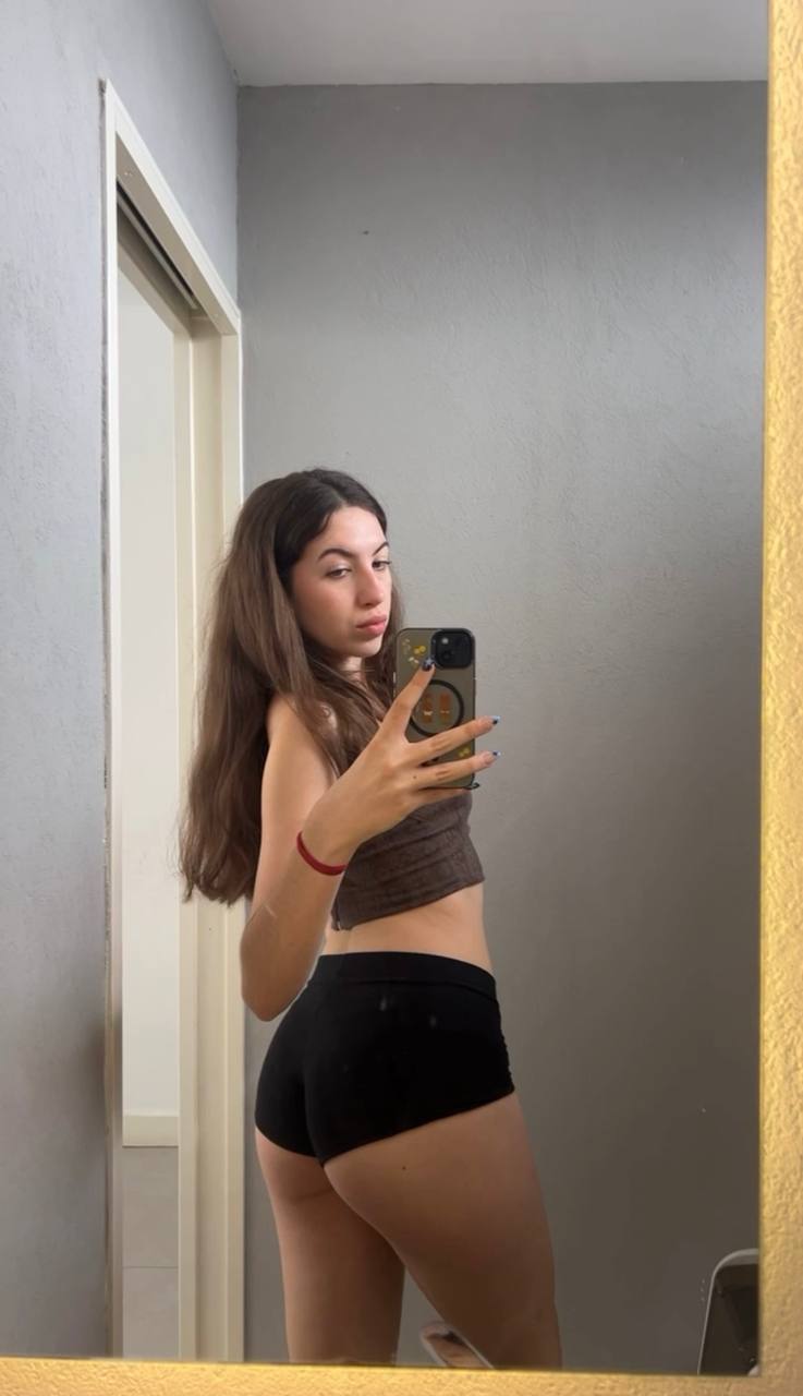 Amber in her underwear in Ahvaz