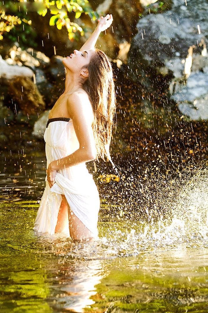 Marie Avgeropoulos in Ahvaz