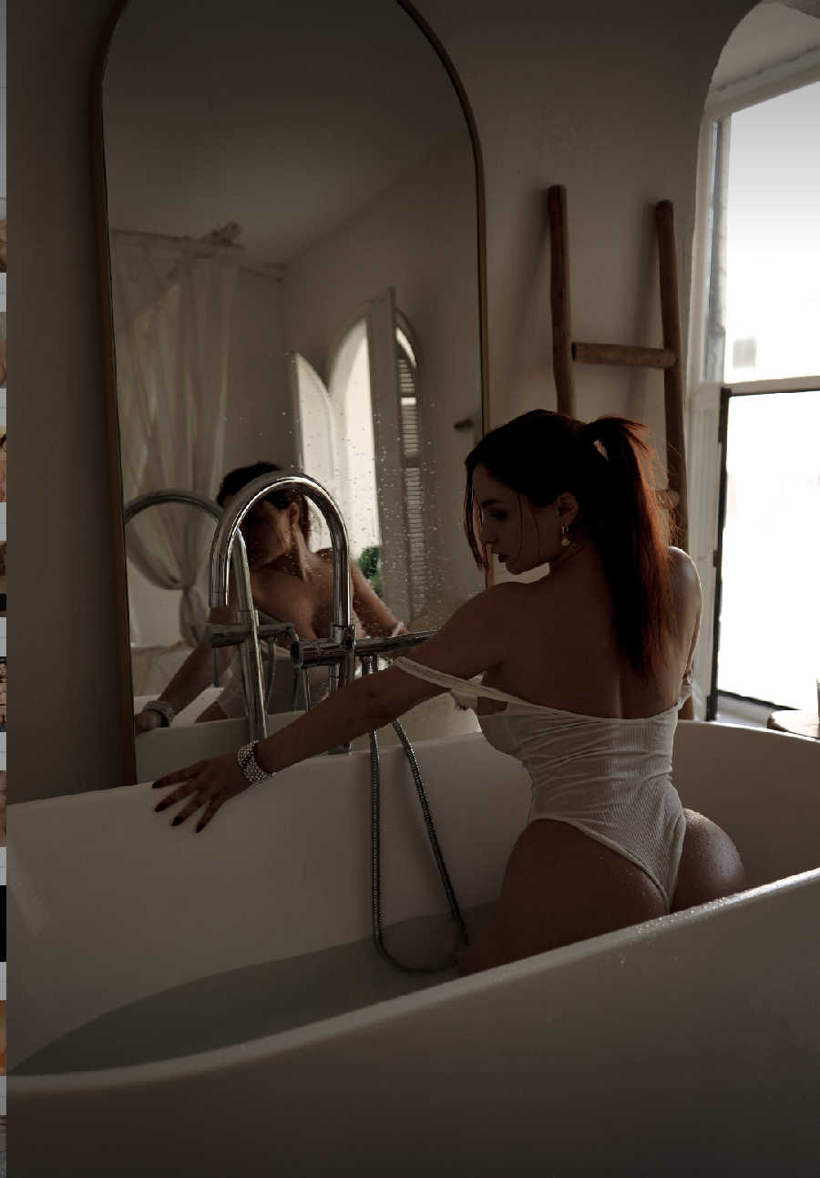 A playful frame from Miranda Faith nude — online in Ahvaz