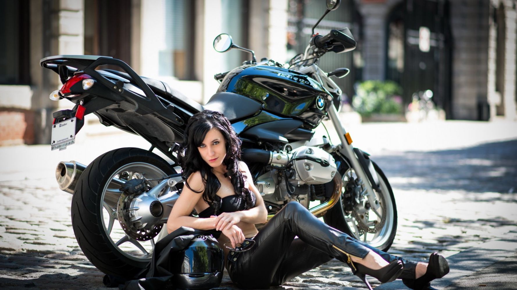 European women on bikes in Ahvaz